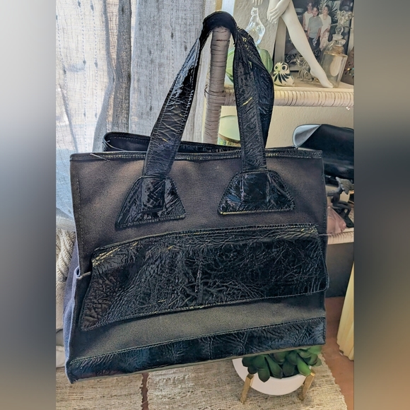Rare!! Vivier Patent Leather Bag in Black - Picture 2 of 6